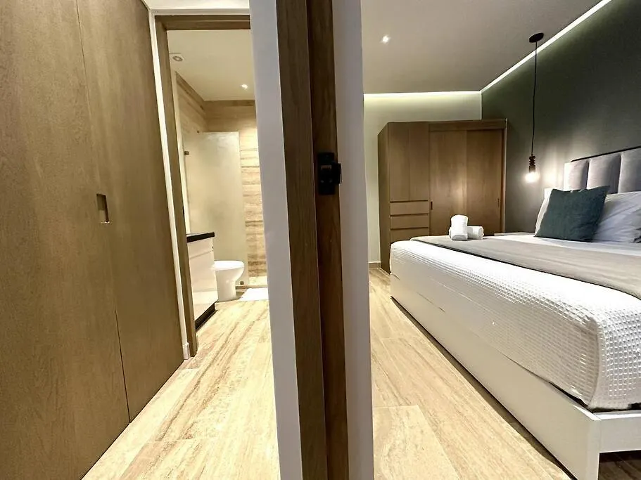 Modern Loft With Rooftop Pool Steps From The Beach By Solmar Rentals Playa del Carmen Apartament
